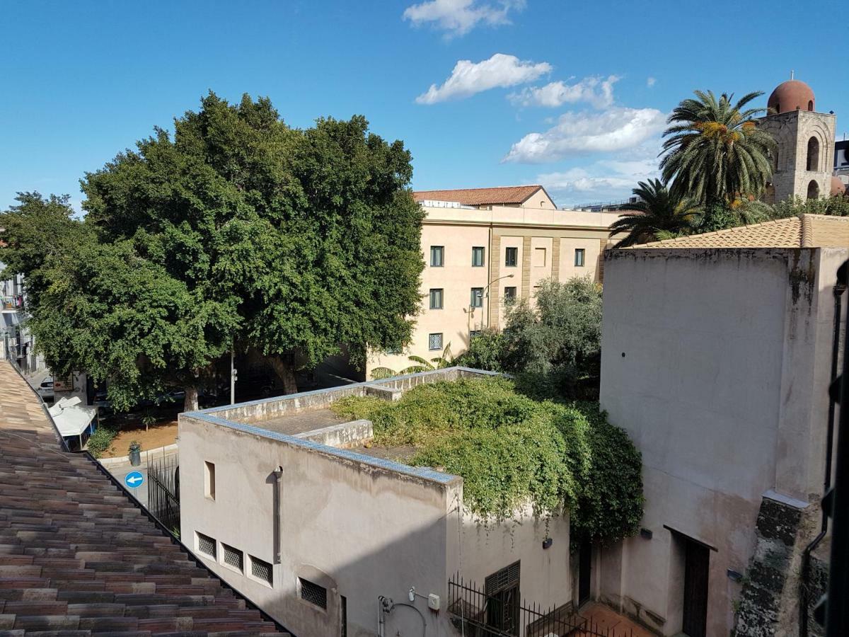 Casa Vacanze Villa D'Orleans Palermo Exterior foto